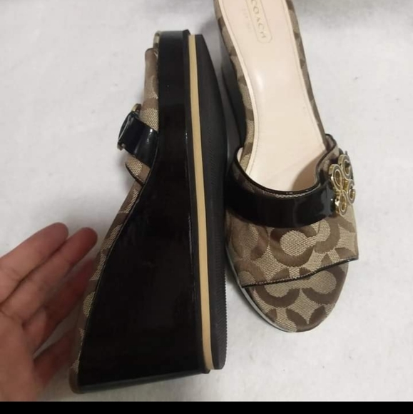 Coach signature platform wedge size 39.5 - Picture 9 of 9